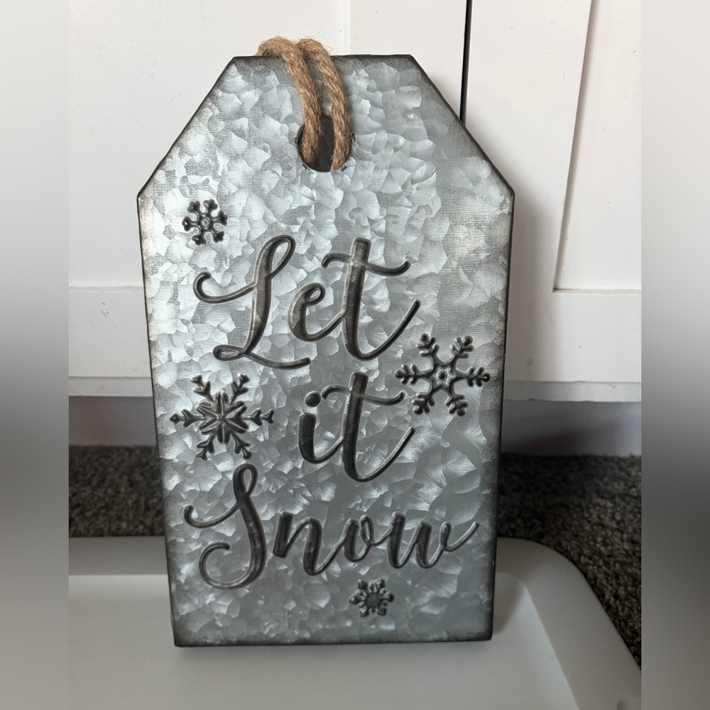 Silver 'Let it Snow' Metal Wall Decor